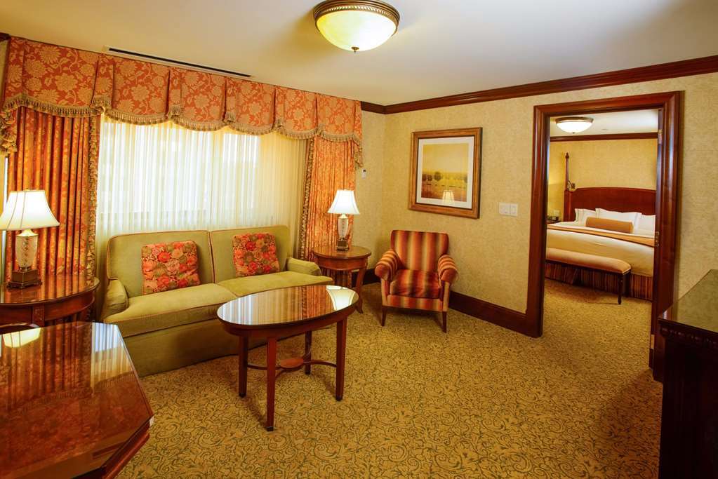 The Towers At The Kahler Grand Hotel Rochester Room photo